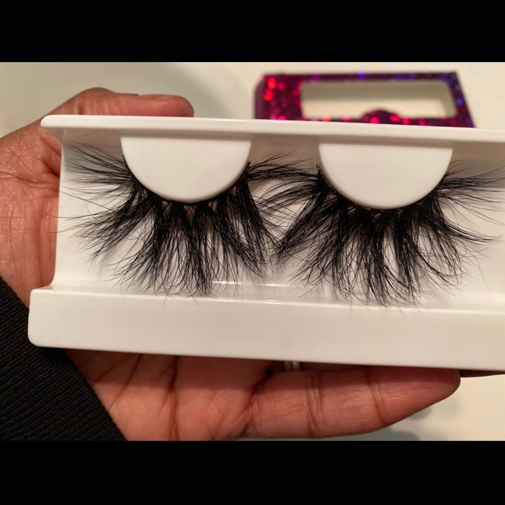 Mink Lashes - Picture 2 of 8